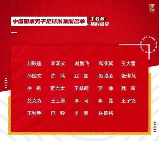 洛枳的眼神像极了多少暗恋着的人欲盖弥彰的下意识反应，反而被爱着的盛淮南饱含深情地凝视着她，毫不避讳目光传达给对方的信息